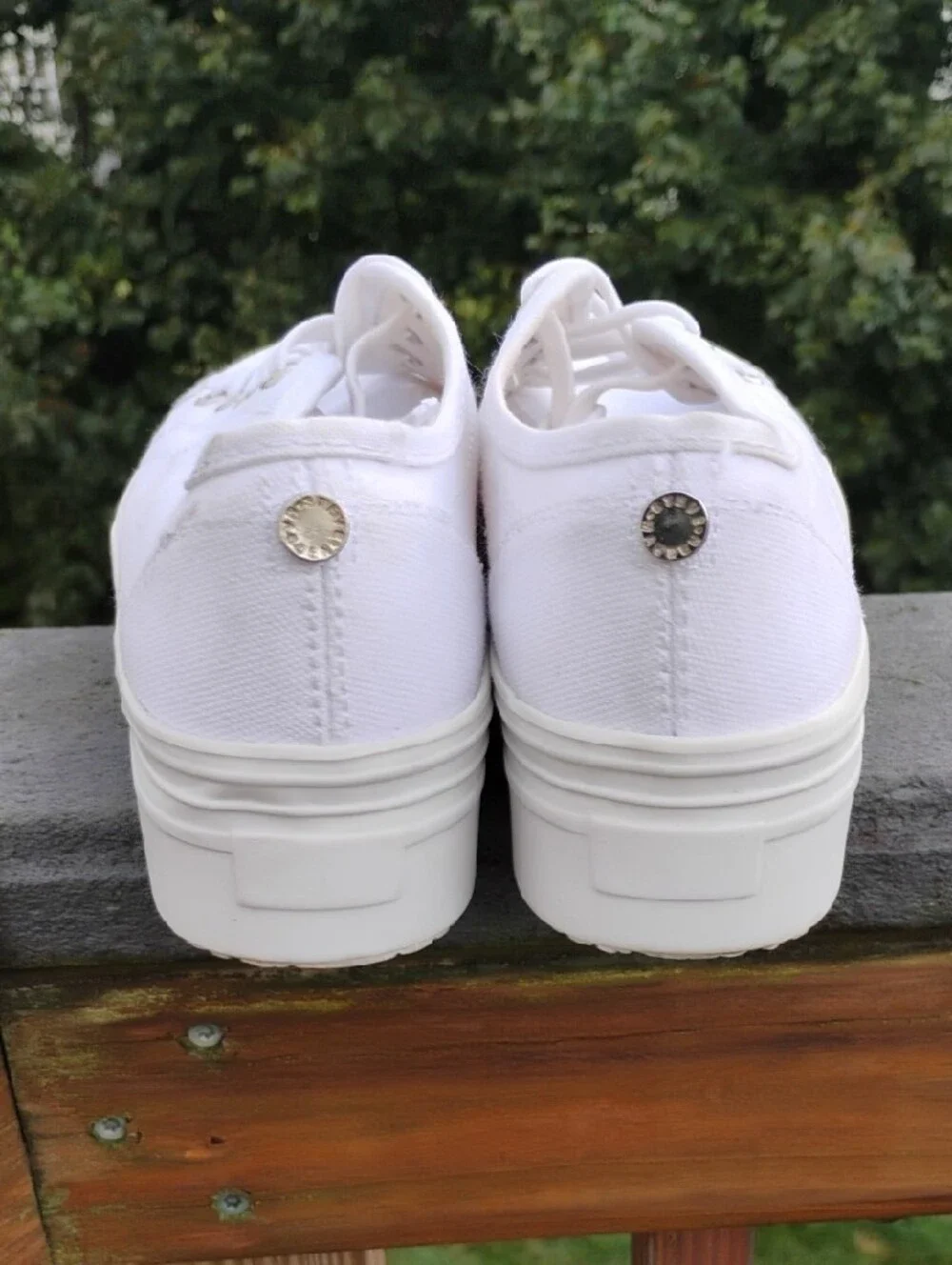 Steve Madden classic white
